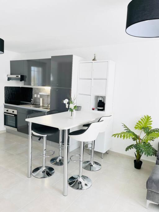 Maison 4 Personnes Avec Jacuzzi Marignane Zewnętrze zdjęcie